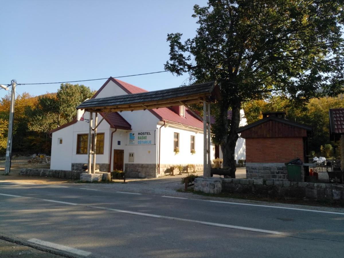 Modern Alpine Monsalbius Chalet Baske Ostarije Exterior photo