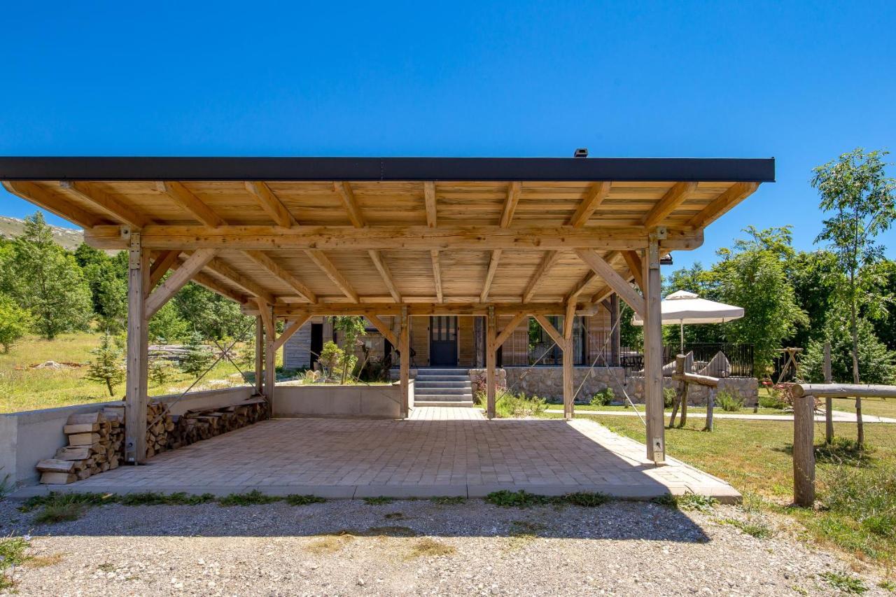 Modern Alpine Monsalbius Chalet Baske Ostarije Exterior photo
