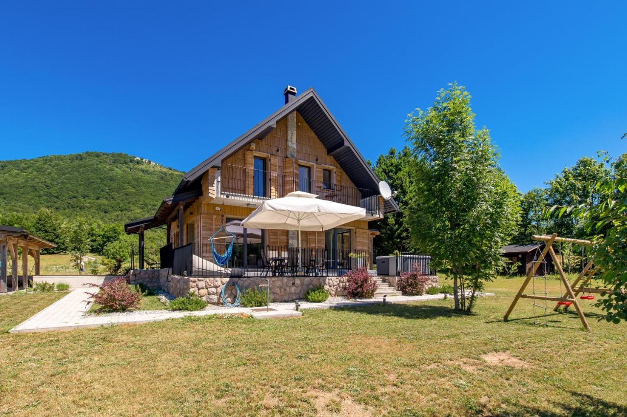 Modern Alpine Monsalbius Chalet Baske Ostarije Exterior photo