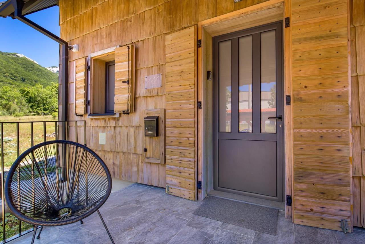 Modern Alpine Monsalbius Chalet Baske Ostarije Exterior photo